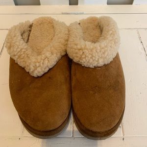 UGG slippers!!